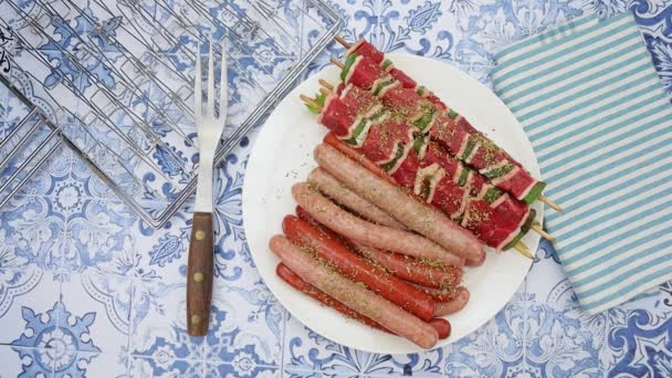 Plate Sausages Merguez Raw Beef Skewers — Stock Video