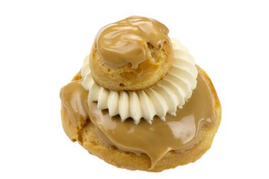 Beyaz arka planda kahveli rahibe, Fransız pastası.