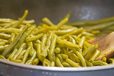 Tavada yeşil fasulye