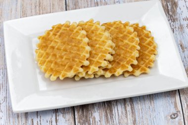 Bir tabakta yakın çekim gofretler