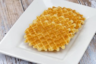 Bir tabakta yakın çekim gofretler