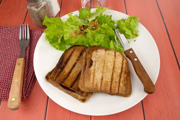 Sándwich Tostado Ensalada Plato —  Fotos de Stock