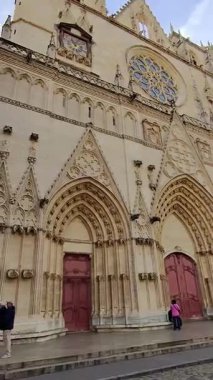 Lyon 'un Saint-Jean Katedrali Faade' i