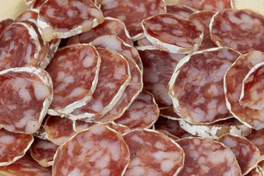 Sanatsal sosisi kapat.