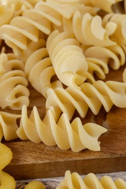 Çiğ makarna yakın plan.