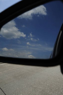 Gökyüzünde bulut oluşumu, meteorolojide bir hava fenomeni