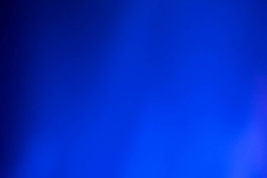 Mavi renk, ahenkle ilişkili, soğuk, sonsuzluk ve hüzün.