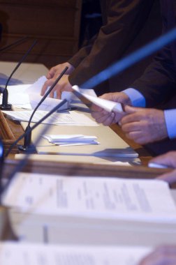 Kamu hizmetleri sektöründeki yönetimden form ve talep