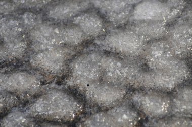 Gri renk, uygunluk, can sıkıntısı, belirsizlik ve yaşlılıkla ilgili.