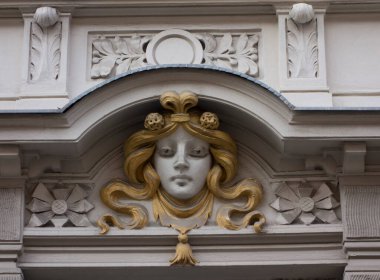 İnşaatta bir bina, mimari ve tasarım üzerine sıva ya da yapım cephesi