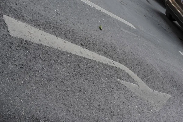 Orientação Tráfego Rodoviário Através Setas Direccionais Segurança Rodoviária Rodoviária — Fotografia de Stock