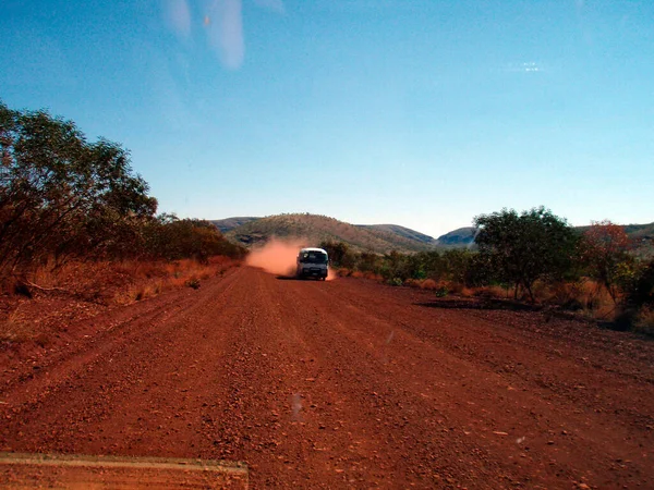 street in the australian desert, road traffic in the outback