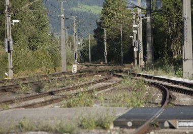 Demiryolu trafiğinde çift iz, demiryolu ile hareketlilik için raylar