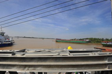 Vietnam 'daki Mekong nehrinde nakliye ve gemi trafiği