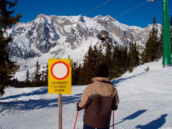 Une Piste Ski Fermée Dans Paysage Enneigé Pendant Les Vacances — Photo