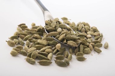 Mutfakta kakule tohumları, yemek pişirmek için kullanılan bir baharat.