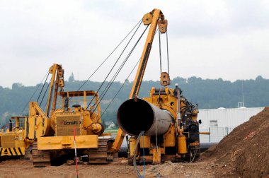 Petrol nakli, enerji kaynakları ve dağıtımı için petrol boru hattı