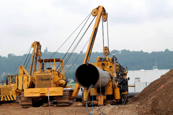 oil pipeline for transporting oil, logistics of energy resources and distribution