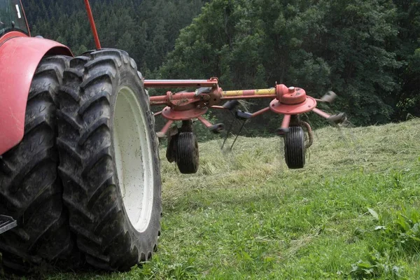 Máquina Tedder Feno Agricultura Cultivo Terras Agrícolas Fabricação Feno — Fotografia de Stock