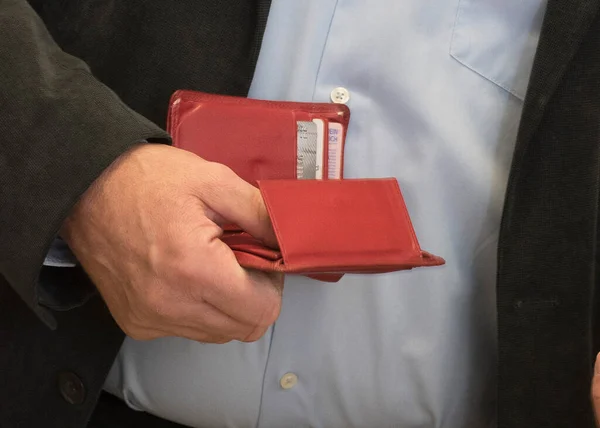 Opening Red Leather Wallet Coins Paying Cash — Stock Photo, Image