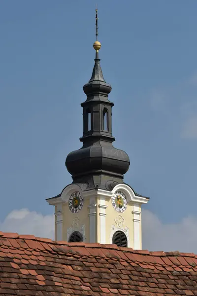 Wieża Kościoła Chrześcijaństwie Budynek Sakralny Religii Chrześcijańskiej — Zdjęcie stockowe