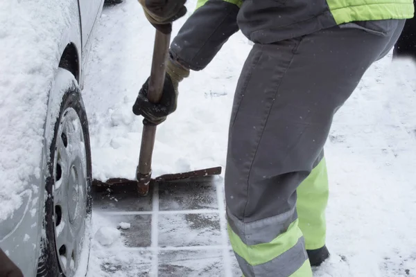 Removing Snow Car Snow Cleaning Winter Day — Stock Photo, Image