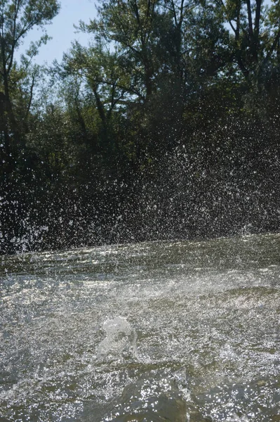 Водопад Каскад Природе Пресная Вода Стекает Скале — стоковое фото