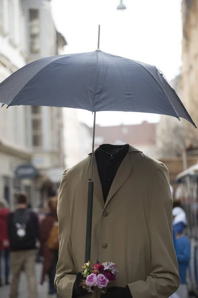 Ett Paraply Som Skydd Mot Regn Utsidan — Stockfoto