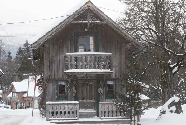 冬の木造建築物又は木造建築物 — ストック写真