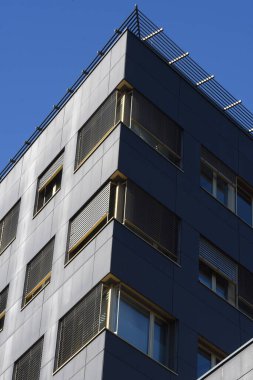 Modern bir binanın ön tasarımı, mimarisi ve tasarımı