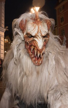 Avrupa folklor figürü Krampus, Krampus 'un yılbaşı sezonunda koştuğu yerde.