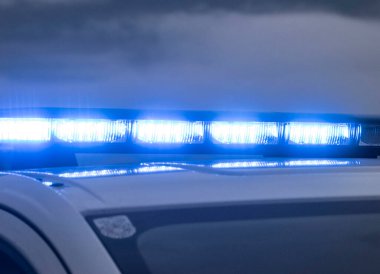 Kurtarma operasyonu sırasında ambulans aracında mavi ışık