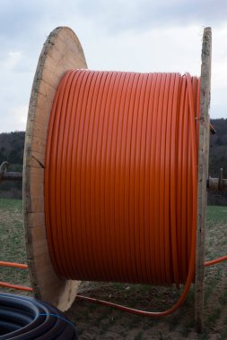 İnternet iletişimi, telekomünikasyon teknolojisi ve dijital altyapı için fiber optik kablolar