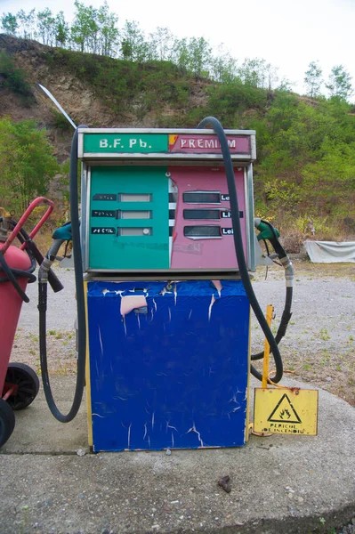 Una Vieja Abandonada Bomba Gas Una Gasolinera — Foto de Stock