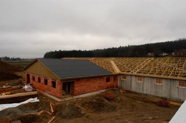 Toplu mal üretimi için endüstriyel tuğla yapı ve endüstriyel mimari