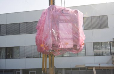 endüstriyel ekipmanların endüstriyel işçiler tarafından montajı ve montajı