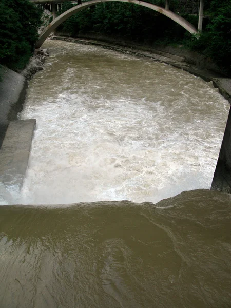 Regulowany Strumień Wody Sterowania Powodziowego Część Inżynierii Hydraulicznej — Zdjęcie stockowe