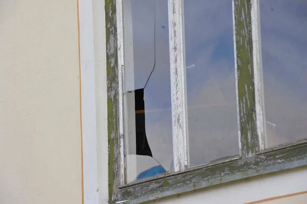 glass breakage of a glass pane or a glass panel