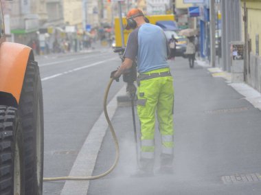 İnşaat mühendisliğinde yol yapımı, hareketlilik için kamu karayolu ağı
