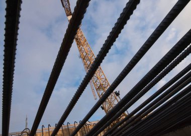 İnşaat ve sanayi işleri için çelik veya inşaat çeliğinin güçlendirilmesi