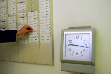çalışan zaman kaydı olarak devamlılık saati ya da saat