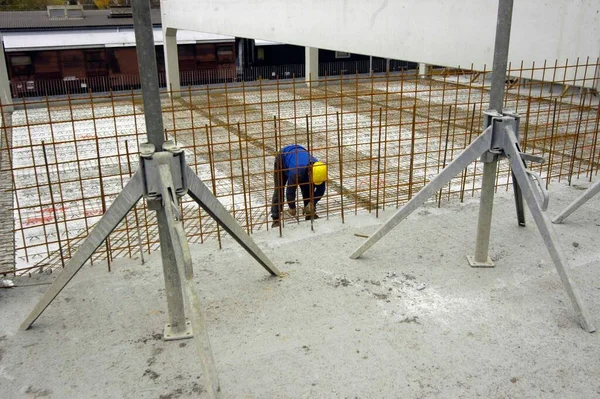 Construction Worker Reinforced Concrete Building Construction Site — Stock Photo, Image