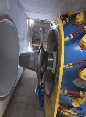 Türbin elektrik enerjisi üretmek için kullanılan döner mekanik bir aygıttır.