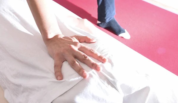 Masaje Espalda Shiatsu Como Tratamiento Para Dolor Espalda Lumbalgia — Foto de Stock