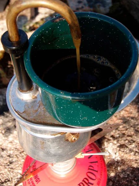 Café Brassage Avec Une Casserole Moka Cuisinière Cafetière — Photo