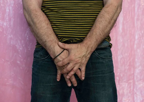 Homem Cobrindo Suas Partes Íntimas Símbolo Para Sexualidade Masculina — Fotografia de Stock