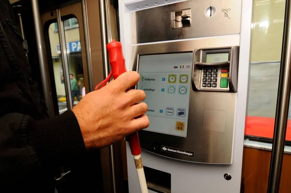 Pessoas Cegas Eléctrico Eléctrico Mobilidade Transportes Públicos — Fotografia de Stock