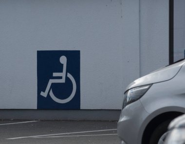 Engellilerin taşınabilirliği ve taşımacılığı için bir araç