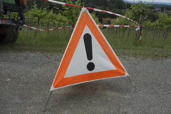 Tráfego Atenção Sinal Estrada Triângulo Vermelho Como Aviso Prévio — Fotografia de Stock