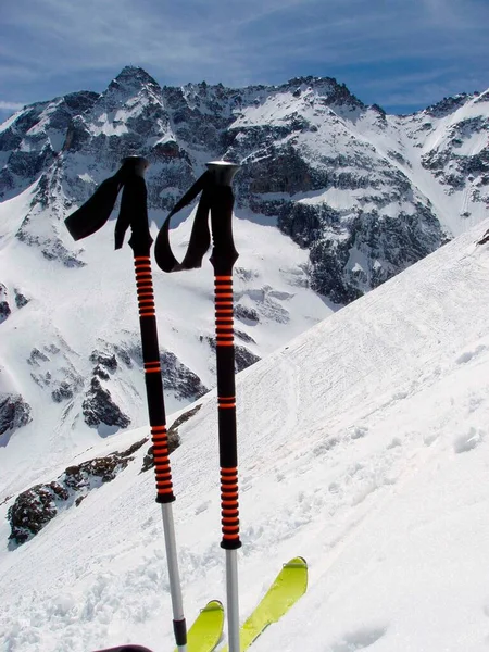 Randonnée Hivernale Ski Sur Une Montagne Enneigée Dans Les Alpes — Photo